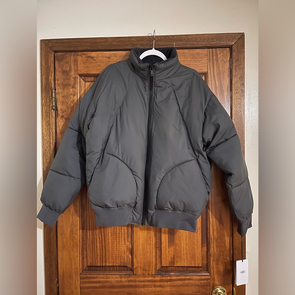 UGG women’s Damion Sherpa Puffer Jacket- Size:L